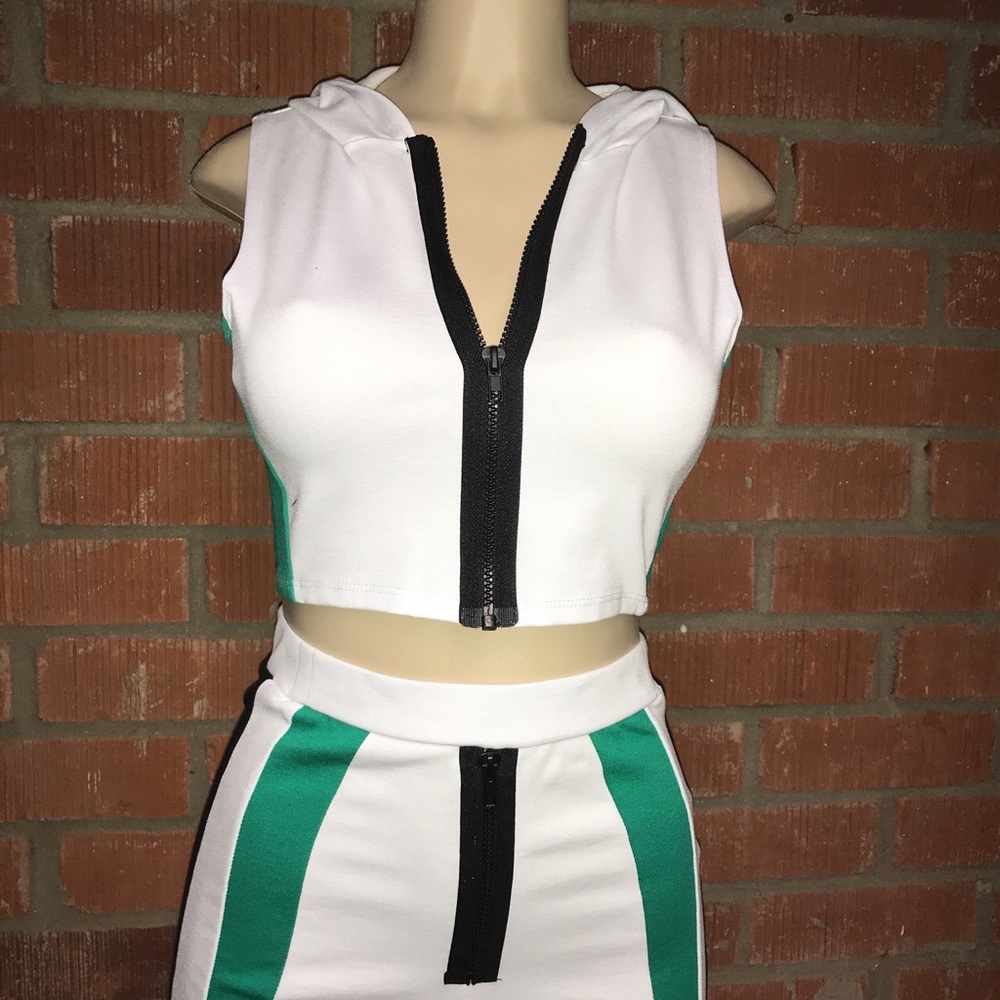 New 2 Piece Short Set - Picture 2 of 4